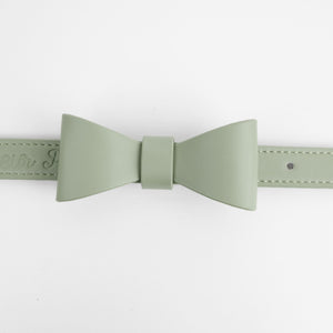 Photo détail du nœud papillon pour chien en cuir pour noël